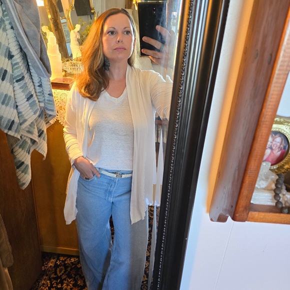 WELCOME TO MY CLOSET - Picture 1 of 6